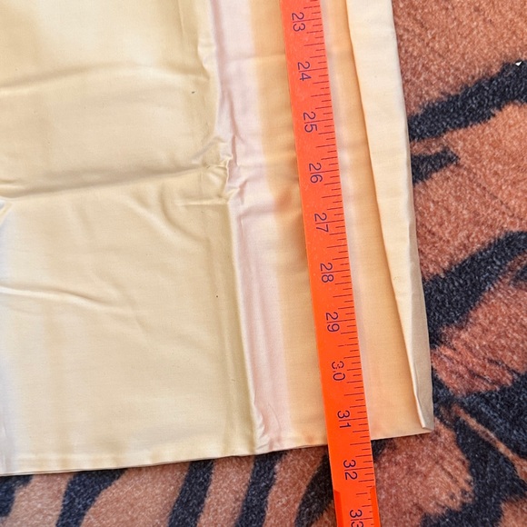 Lauren Ralph Lauren Cream Cotton pillowcases - Picture 6 of 8